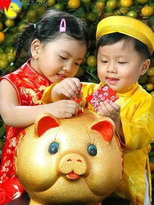 Children with Li Xi