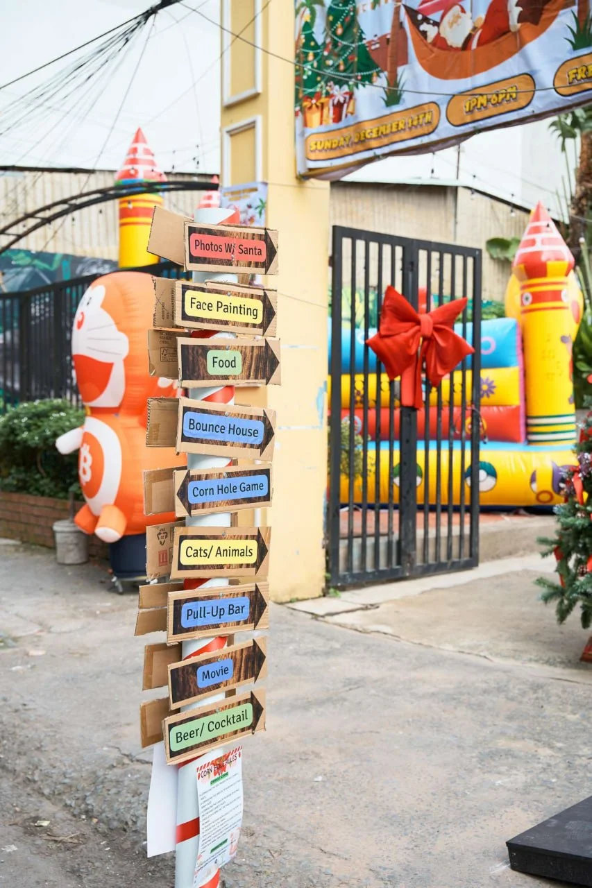 Activities and attractions at the flea market.